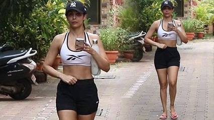 Malaika Arora Pant Adjust करते Video Viral, Trollers ने उड़ाया मजाक | Boldsky*Entertainment