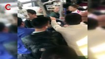 Metrobüs'te koltuk verme kavgası