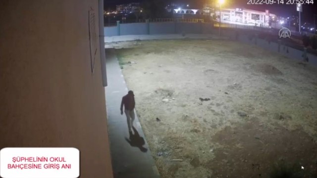 Okuldan kablo hırsızlığı güvenlik kamerasında