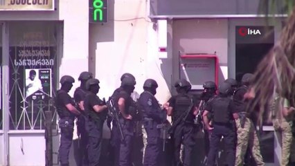 Gürcistan'da bankada rehine krizi
