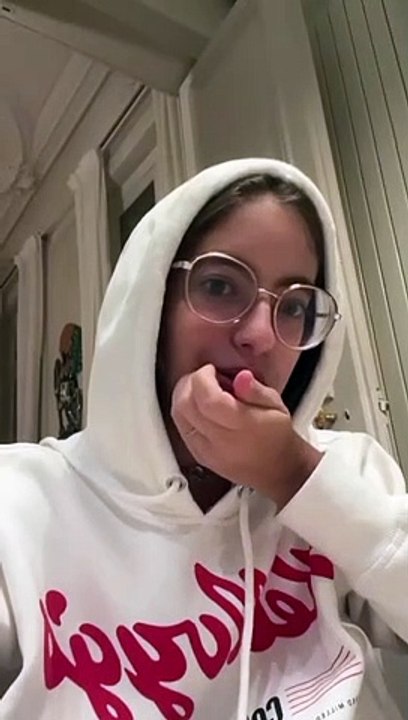 Elisa Huster : La fille de Francis Huster et Cristiana Reali fait des révélations sur un ancien job d'étudiant chez McDonald's