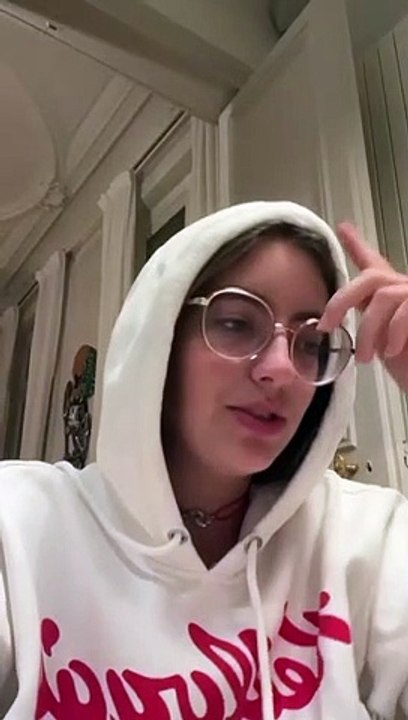 Elisa Huster : La fille de Francis Huster et Cristiana Reali fait des révélations sur un ancien job d'étudiant chez McDonald's