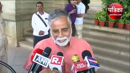 स्कूल के पाठ्यक्रम में गीता को लेकर बोले कर्नाटक के शिक्षा मंत्री - 'कुरान धार्मिक पुस्तक, लेकिन गीता नहीं'