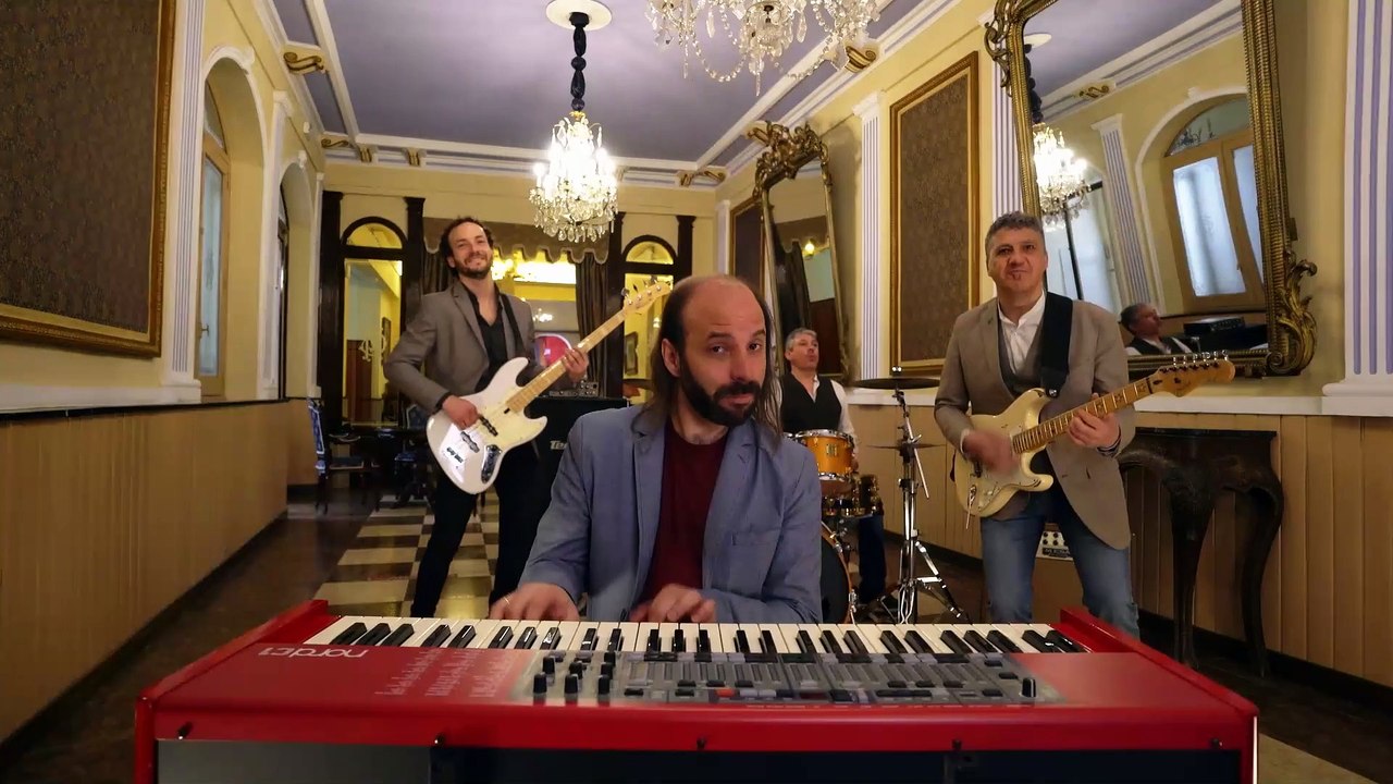 BLUES DELUXE CLIP CASINO.mp4