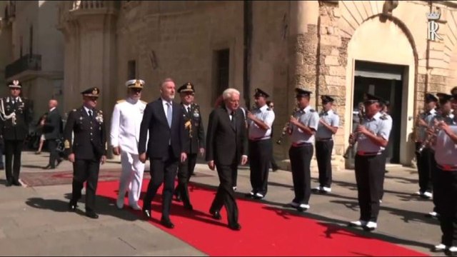 Lecce, la consegna delle aquile di pilota militare con Mattarella