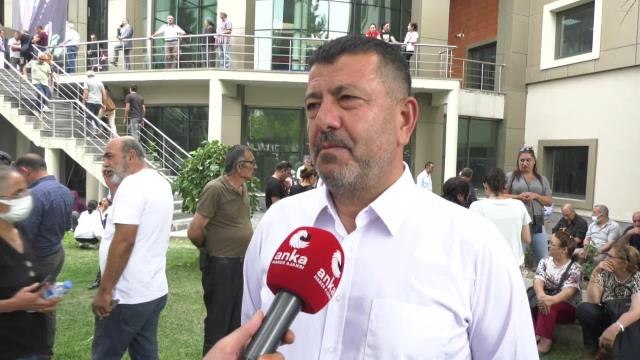 Elazığ haberleri! CHP Kurmayları, AKP Elazığ İl Başkanlığı'nın Afişlerine Tepki Gösterdi: Yolumuzda Yürümeye Devam Edeceğiz.