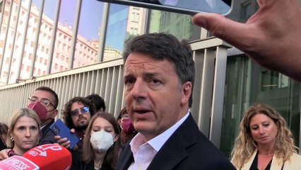 Elezioni, no comment di Renzi sul riutilizzo di jet privati: "Parliamo di cose serie"