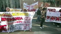 Milano, protesta degli studenti contro i morti nell'alternanza scuola-lavoro