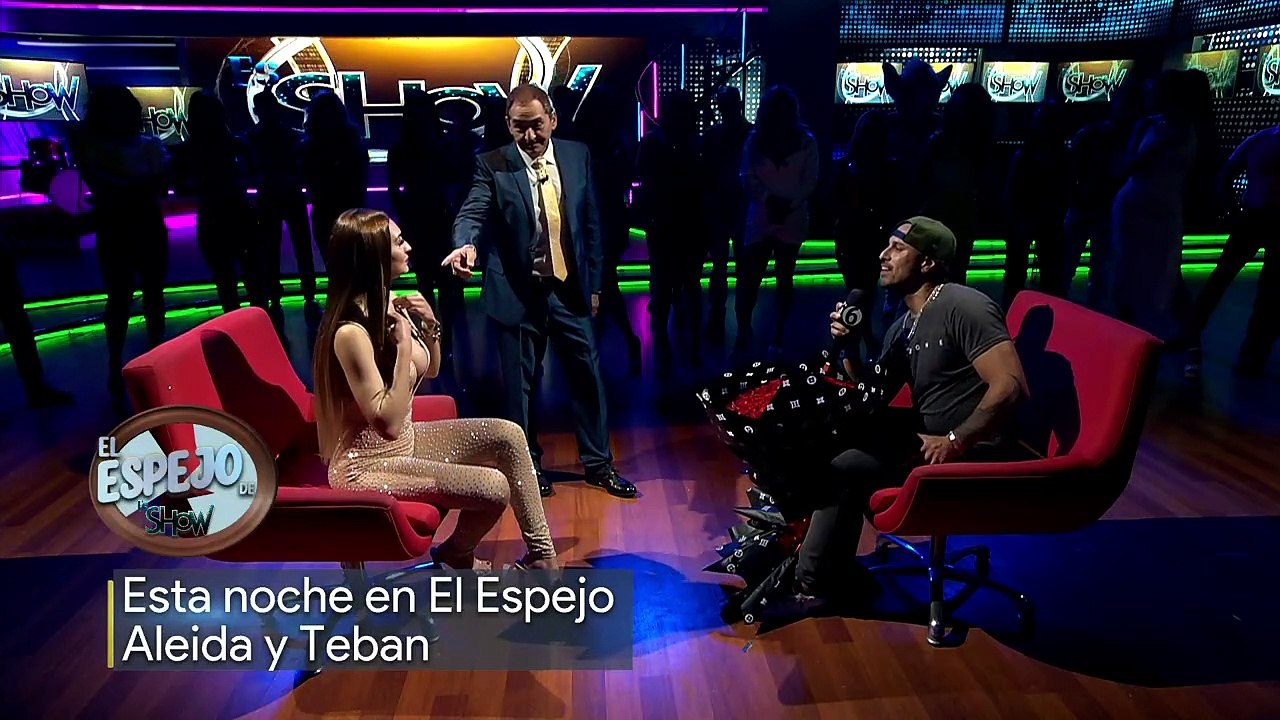 Con tierno beso sellan su amor Aleida y su enamorado