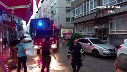 Samsun'da 2 kişiyi yaralayan silahlı saldırgan, çatıda yakalandı