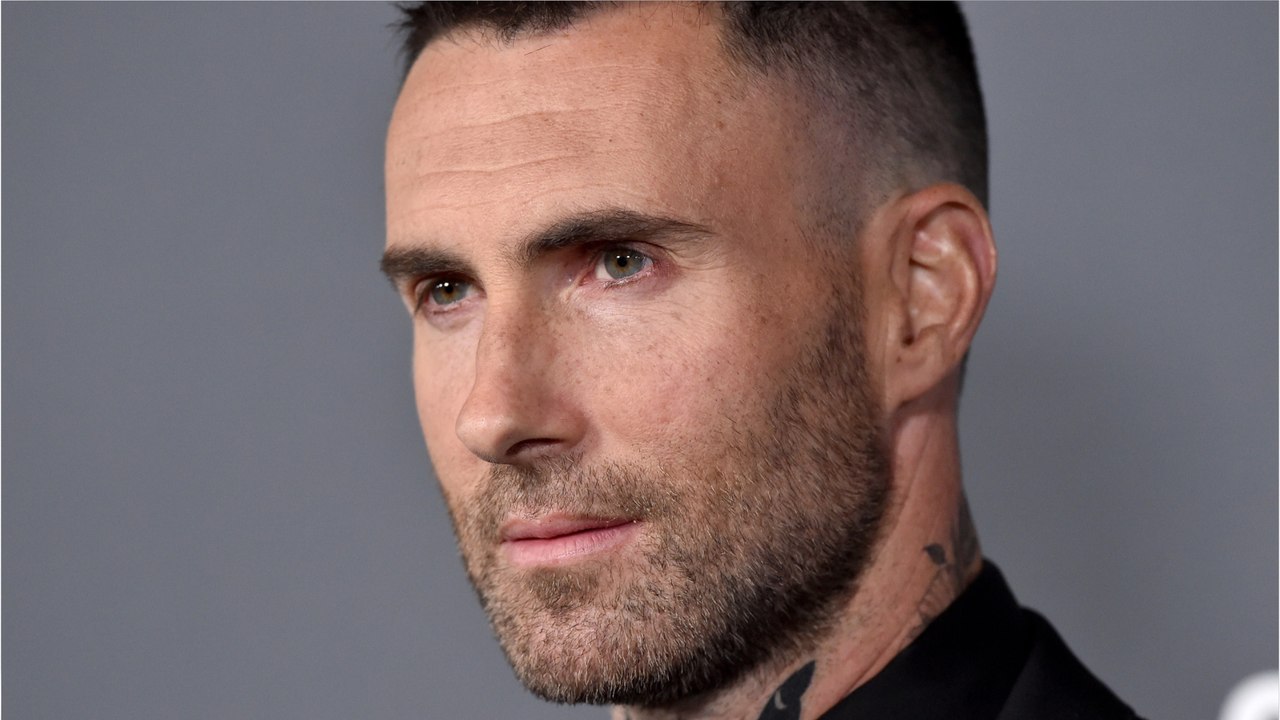 GALA VIDÉO - Adam Levine (Maroon 5) infidèle : il reconnaît avoir “franchi la ligne”