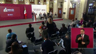 López Obrador defiende a Ebrard de críticas por selfie; 