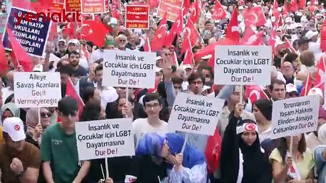 Yeni Akit'e konuşan Tuğçe Kazaz'dan siyasilere LGBT çağrısı!