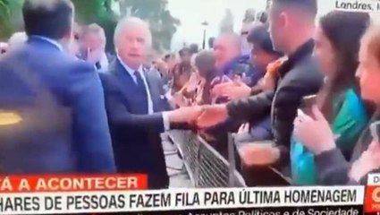 3. Charles'tan siyahi vatandaşa tartışma yaratan hareket! Irkçılıkla suçluyorlar