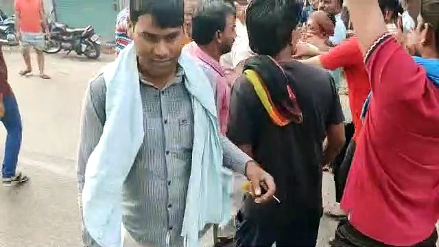 सूरतगढ़ में अतिक्रण हटाने के दौरान पालिका कर्मियों ने व्यापारियों से की मारपीट, व्यापारी बाजार बंद करवा धरने पर बैठे