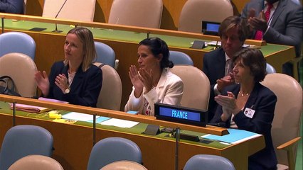 Macron califica invasión rusa como nuevo "imperialismo" y habla con Irán sobre programa nuclear