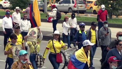 Milhares protestam na Colômbia contra governo esquerdista de Petro