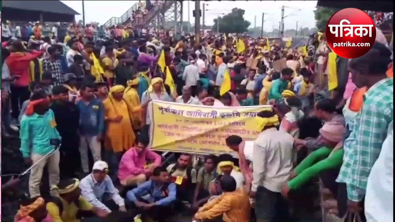 Rail Roko Abhiyan Video: पश्चिम बंगाल में कुर्मी समाज का रेल रोको अभियान जारी, कई ट्रेनें रद्द