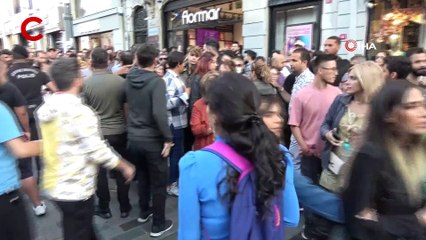 Masha Amini'nin şüpheli ölümü üzerine Taksim'e çıkan İranlılara polis müdahalesi
