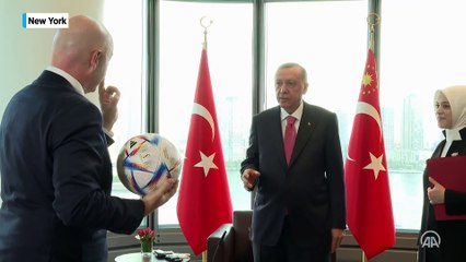 Erdoğan topa kafa attı