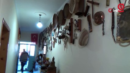 Sıla hasretiyle 17 yılda biriktirdiği eşyaları köy evinde sergiliyor