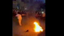 İran'da protestolar büyüdü! Kadınlar dans ederek başörtülerini yaktı