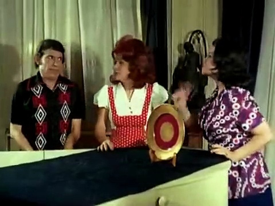 فيلم احترسى من الرجال ياماما 2/2