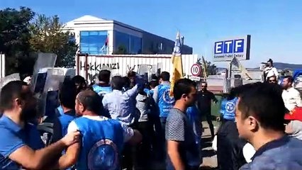 Tazminatlarını isteyen işçilere polis ablukası