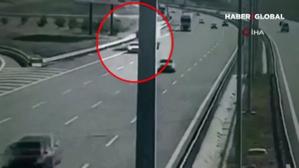 Otoyolda geri manevra yapan İBB aracının şoförü kazada hayatını kaybetti