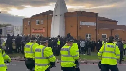 Watch | 200-strong mob protests outside Hindu temple in UK’s Smethwick