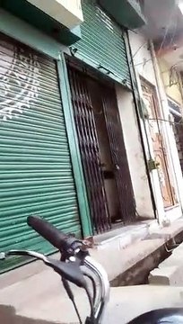 बैंक मैनेजर पर बंदूक तान दिनहाड़े की लूट