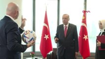 SPOR Cumhurbaşkanı Erdoğan ile Infantino arasında gülümseten futbol diyaloğu