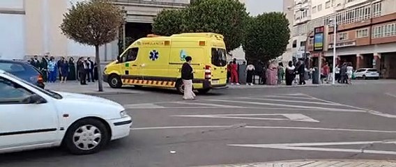 Un trabajador expedientado por usar una ambulancia en una boda