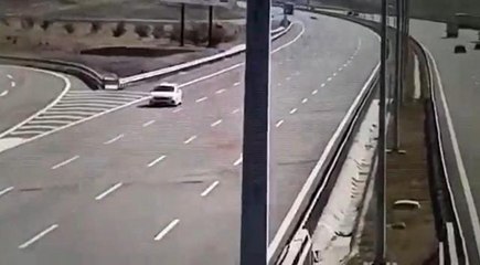 Son dakika haberi! Otoyolda geri manevra yapan İBB aracının şoförü kazada hayatını kaybetti