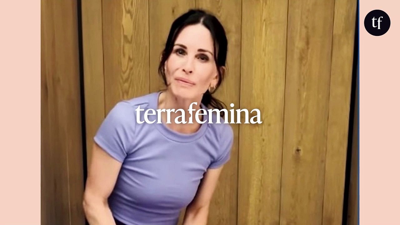 Courteney Cox revisite une pub Tampax pour parler de ménopause (et c'est génial)