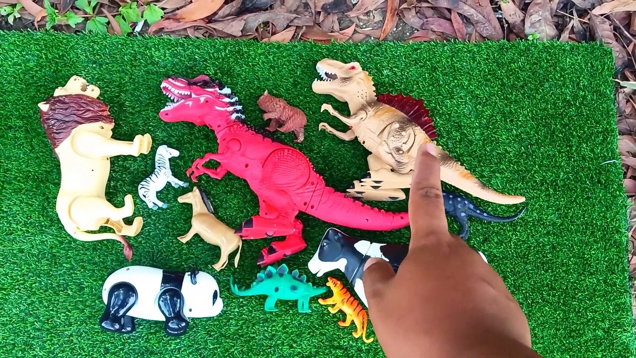 Hunting Found Jurassic World Evolution 2 T-rex Spinosaurus Stegosaurus Lion Panda Cow Tiger Zebra
