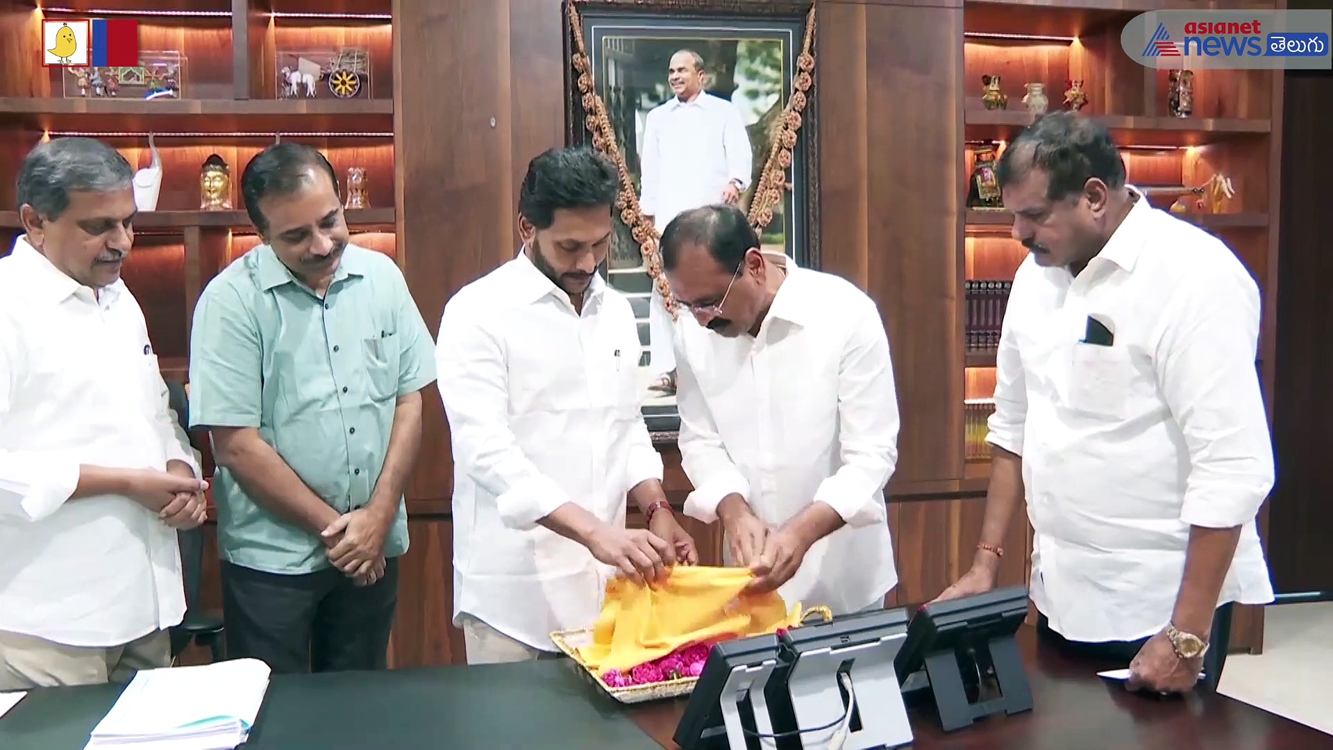 తిరుమల బ్రహ్మోత్సవాలకు సీఎం జగన్ ను ఆహ్వానించిన టిటిడి... 