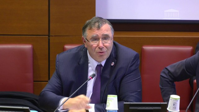 Je désendette l'entreprise, c'est une chance : auditionné à l'Assemblée nationale, Patrick Pouyanné, PDG de Total, a affirmé qu'il ne licencierait personne en France