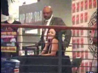 Maria autograph signing