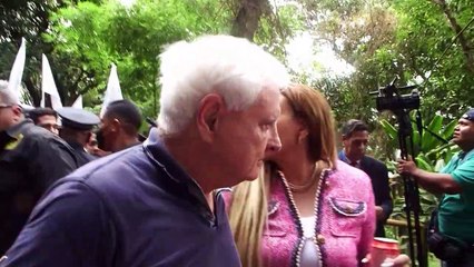 Panameño Martinelli promete cortarse "los huevos" si se demuestra que cobró sobornos
