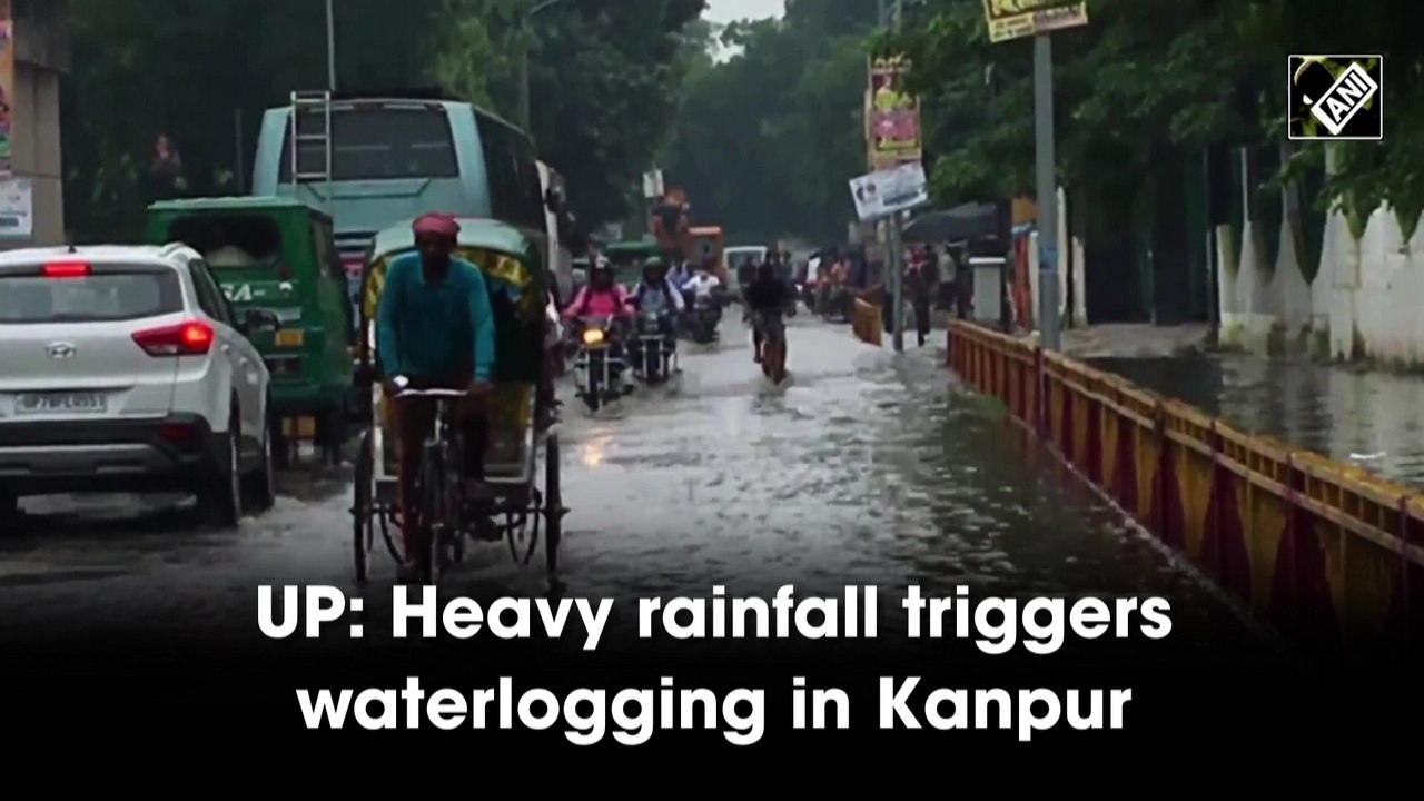 UP: Heavy rainfall triggers waterlogging in Kanpur
