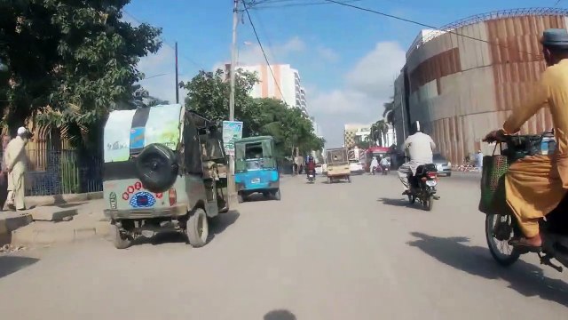 4K _ CYCLING THROUGH THE STREETS OF PAKISTAN - KARACHI _ 2022 _ CITY TOUR _ P1