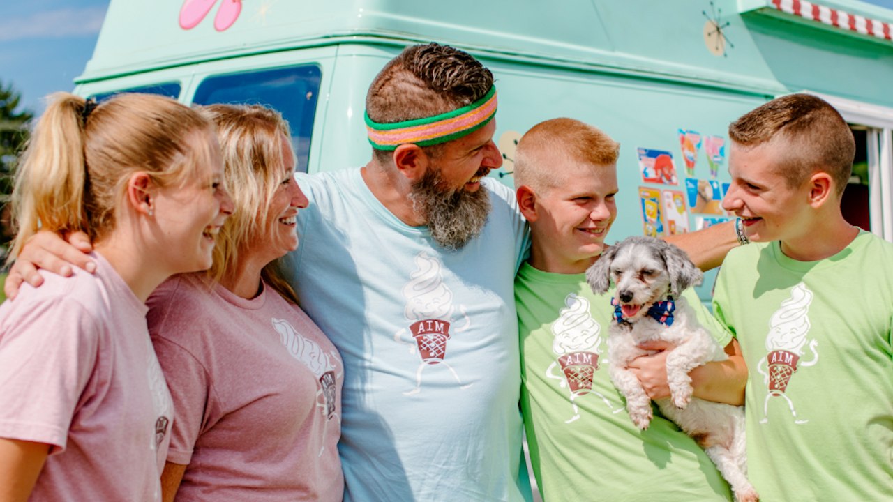 Ohio Family Delivers Food To Kids In Need In Refurbished Ice Cream Truck