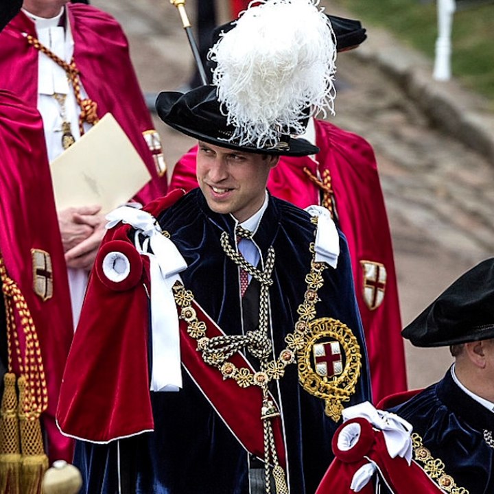 Pourquoi la devise de la monarchie britannique est en français ?