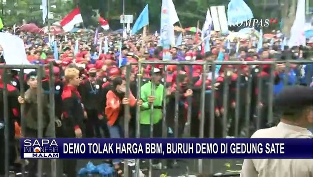 Tolak Kenaikan Harga BBM & Tuntut Kenaikan UMP 2023 Sebesar 24 Persen, Buruh Berdemo di Gedung Sate!
