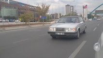 Ankara gündem haberi... Milliyetçi Hareket Partisi Genel Başkanı Bahçeli klasik otomobiliyle Ankara'yı turladı