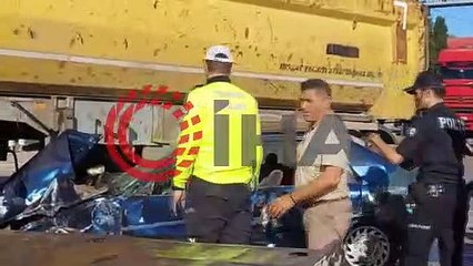 Hafriyat kamyonun altında 20 metre sürüklenendi, hafif sıyrıklarla kurtuldu
