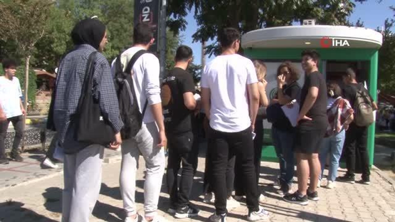 Edirne haber | Edirne'de manzara değişmedi... Öğrencilerin ETUS kart çilesi başladı