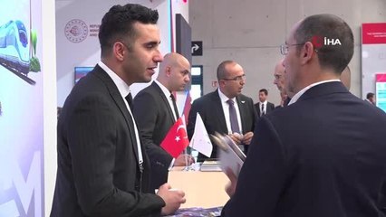Bakan Karaismailoğlu, INNOTRANS 2022'ye katıldıUlaştırma ve Altyapı Bakanı Adil Karaismailoğlu: "İlk milli elektrikli trenin 10 bin kilometre test...