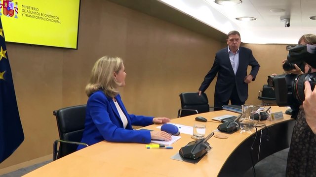 Calviño anuncia que hay voluntad de diálogo para alcanzar acuerdos en el pacto de rentas